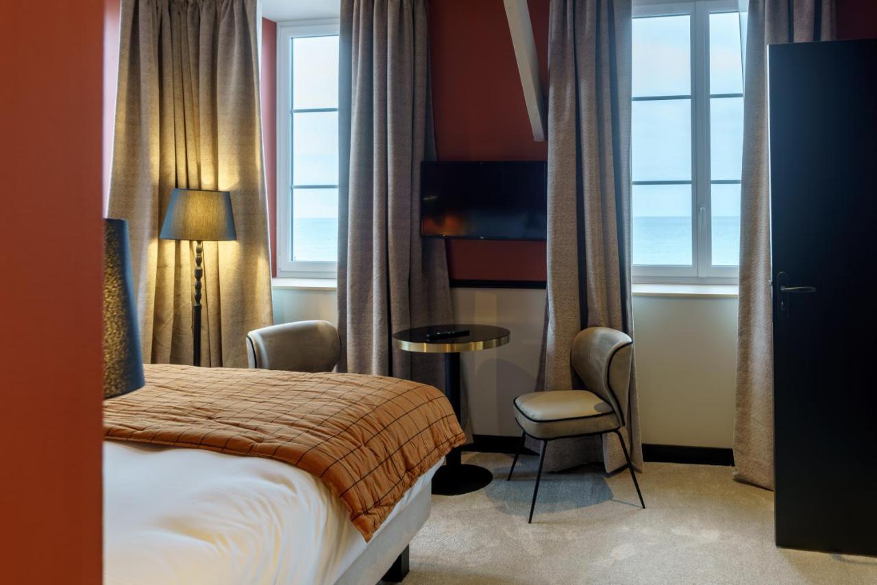 Hotel De La Plage Lion-sur-Mer Exteriör bild