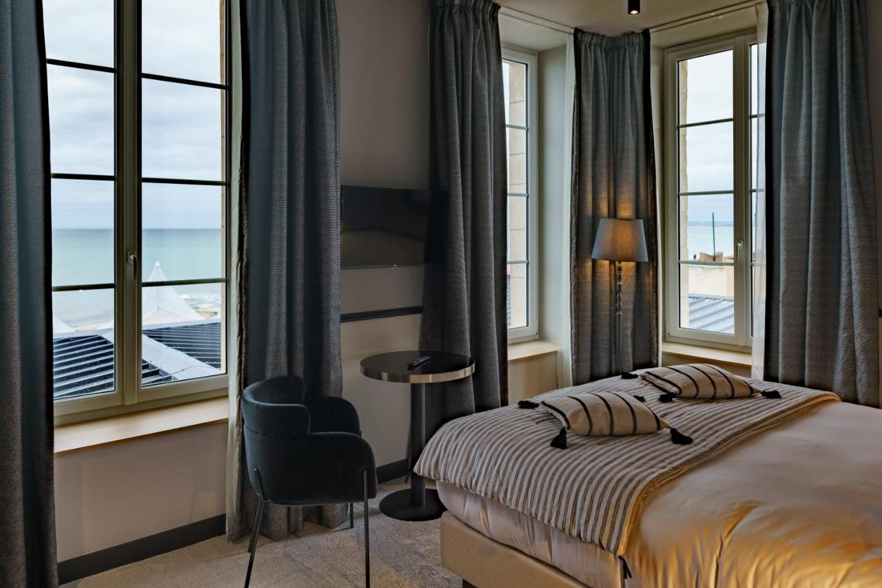 Hotel De La Plage Lion-sur-Mer Exteriör bild